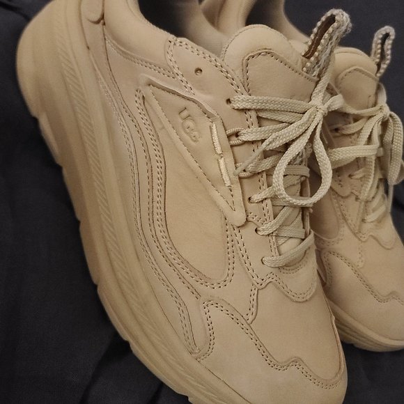 *SOLD* UGG CA1 Sneaker - Picture 3 of 10